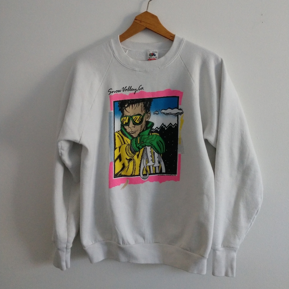 Vintage Snow Valley Skier Graphic Sweatshirt